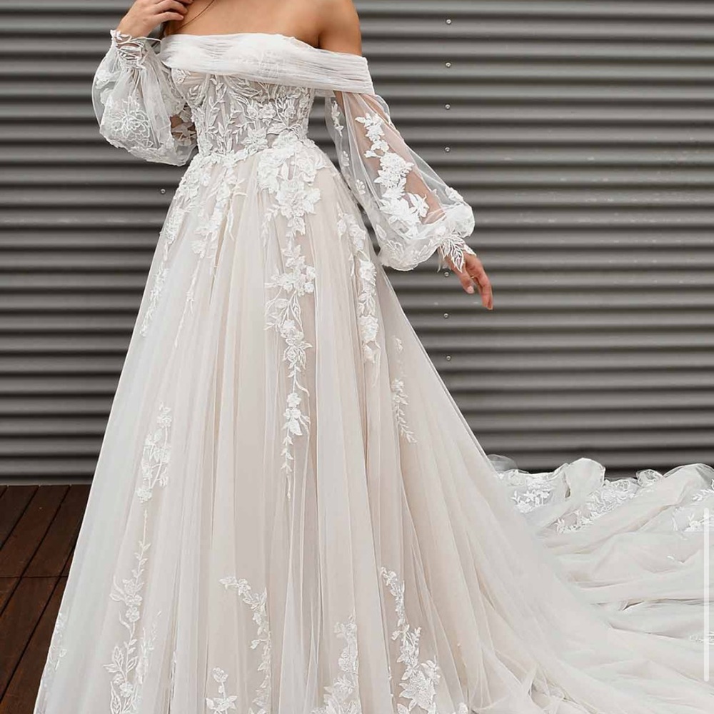 Martina Liana Wedding Gown Dress